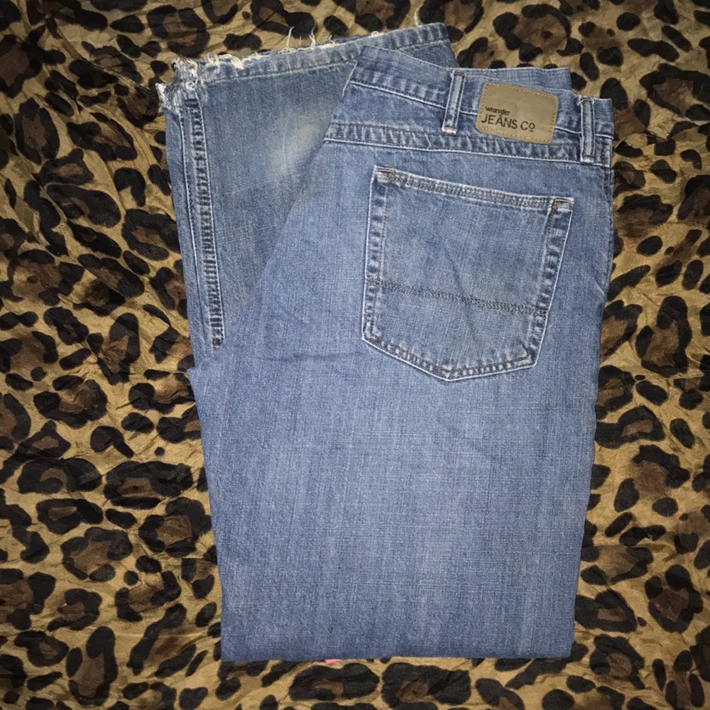 Wrangler Jean Co. 34x32 Loose Straight